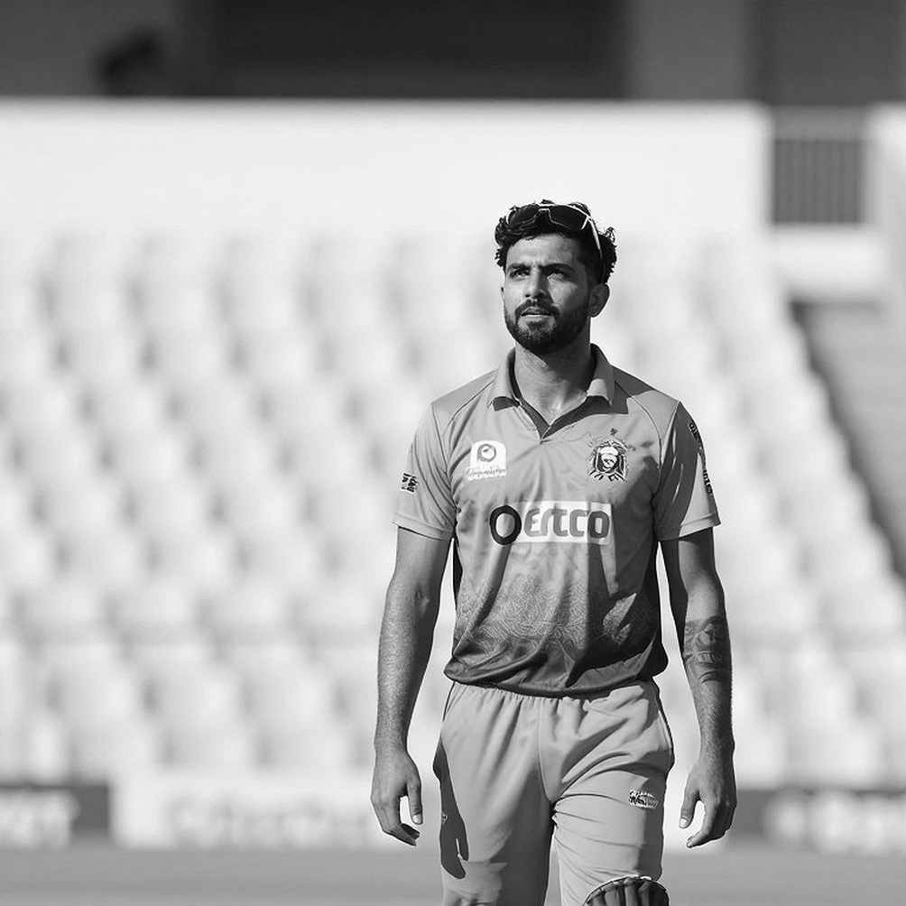 The Match Hidden in Three Lines of a Toss Report: Farooqi's Return, Zimbabwe's Two Changes, and an Unfinished Sentence